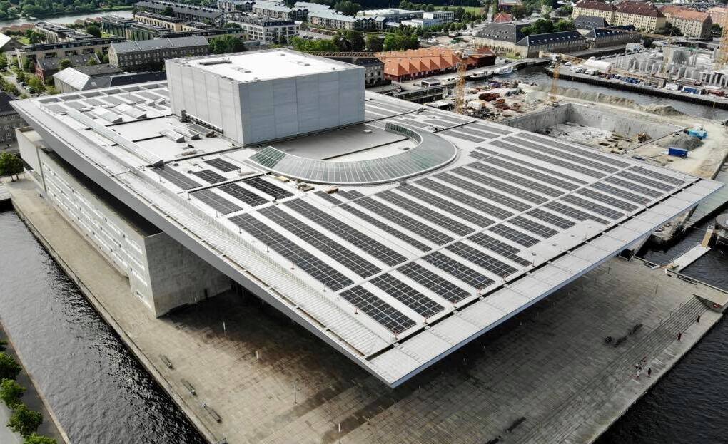 Den Kongelige Opera, København – Taganlæg (700 kWp)